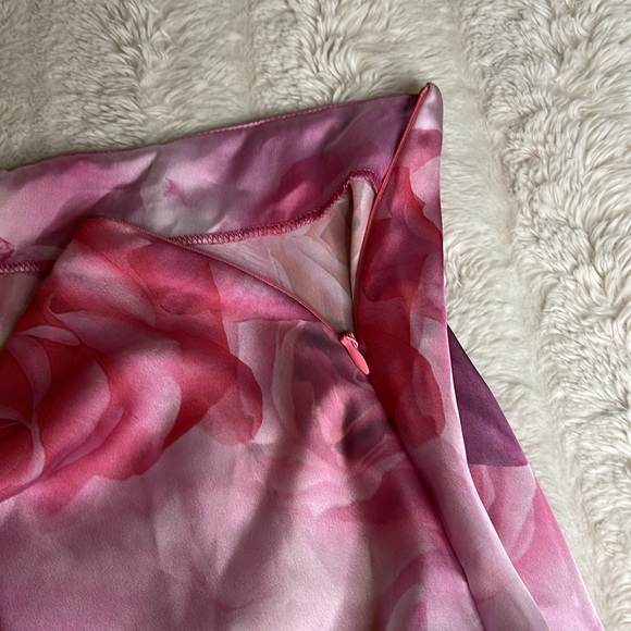 Rose Satin Skirt from Pretty Little Thing - Picture 3 of 3